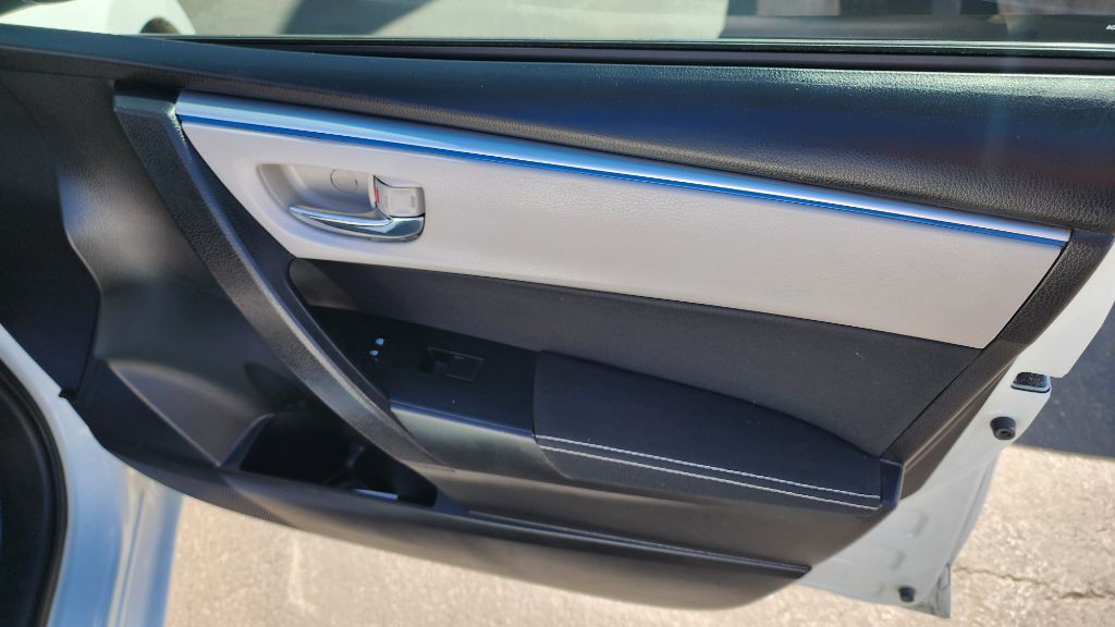 2016 Toyota Corolla Image 15