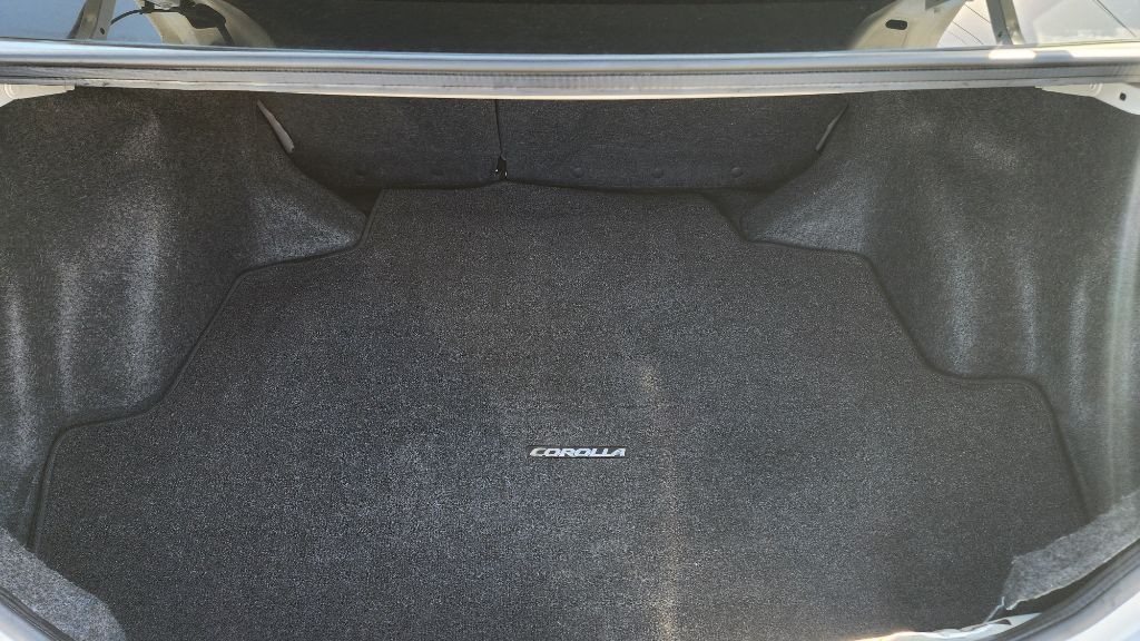 2016 Toyota Corolla Image 16