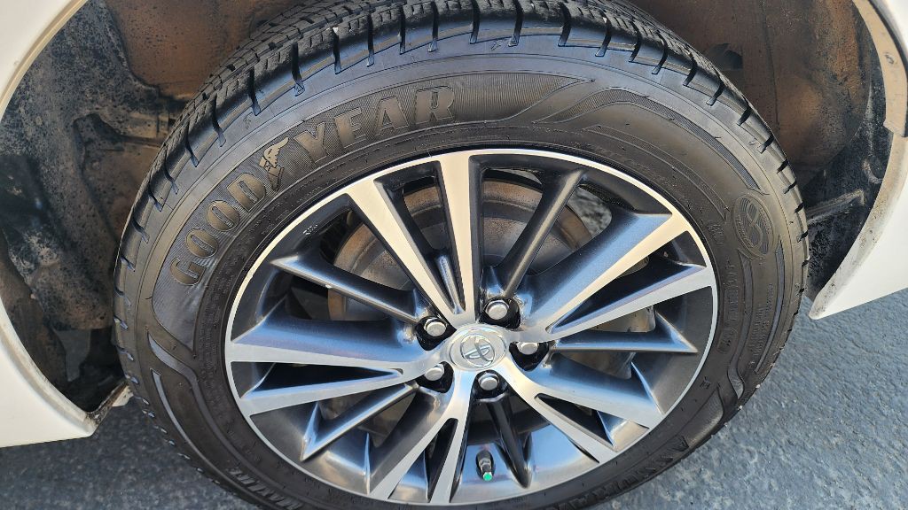 2016 Toyota Corolla Image 17