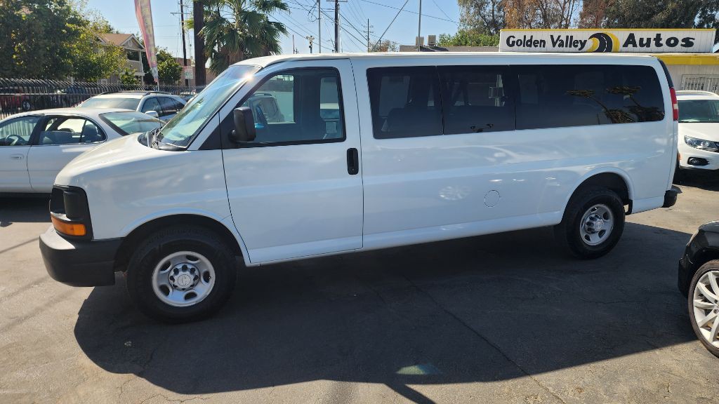 2007 Chevrolet Express Image 2