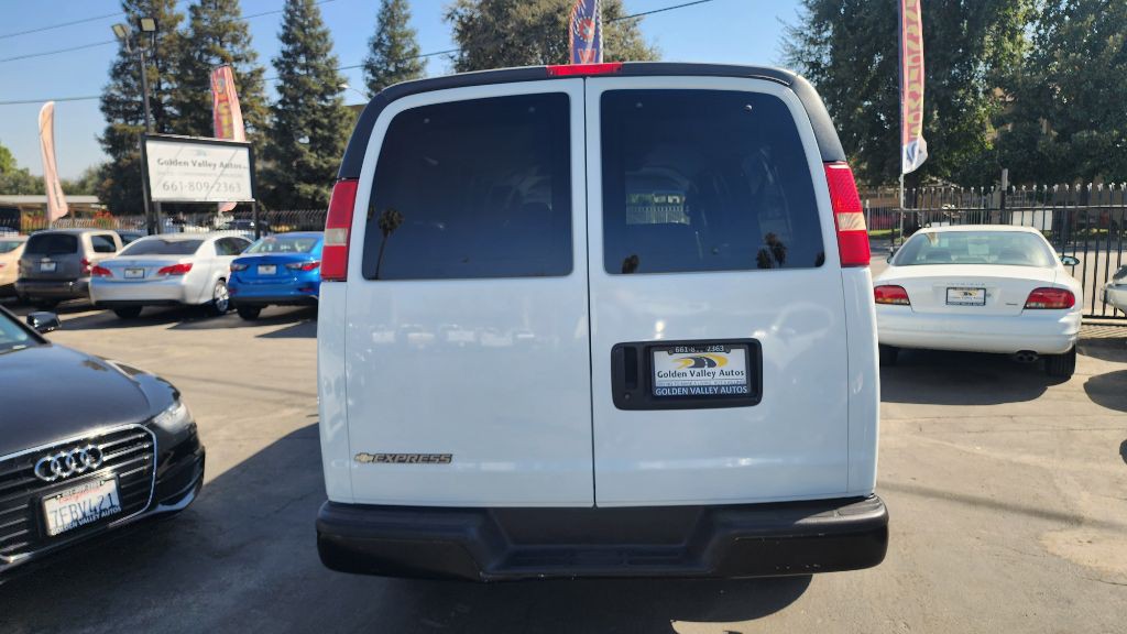 2007 Chevrolet Express Image 4