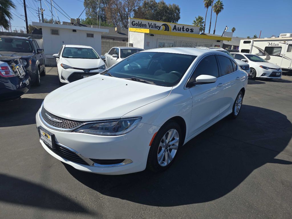 2016 Chrysler 200 Image 1