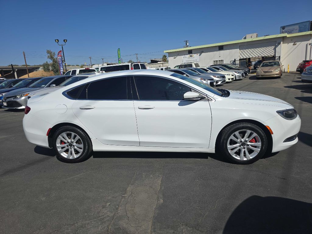 2016 Chrysler 200 Image 2