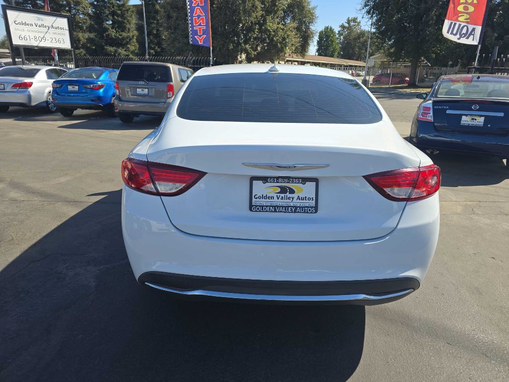 2016 Chrysler 200 Image 7