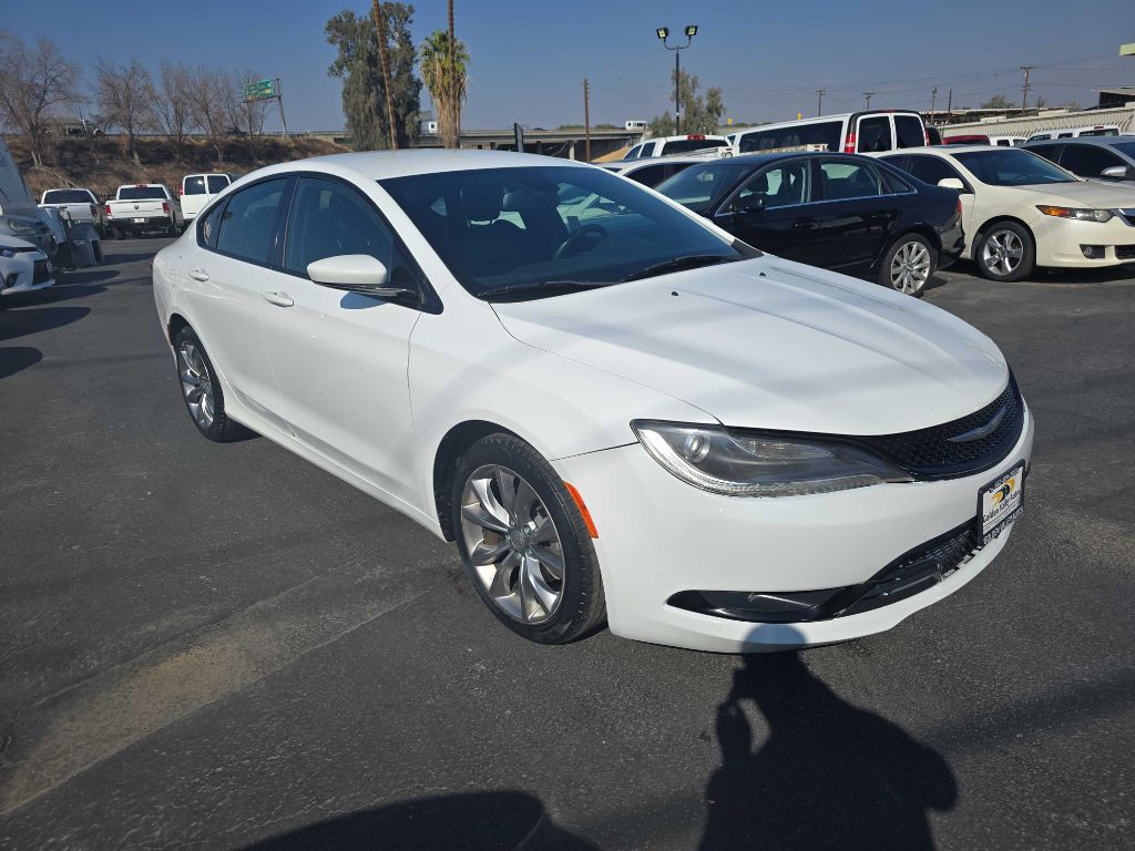 2015 Chrysler 200 Image 3