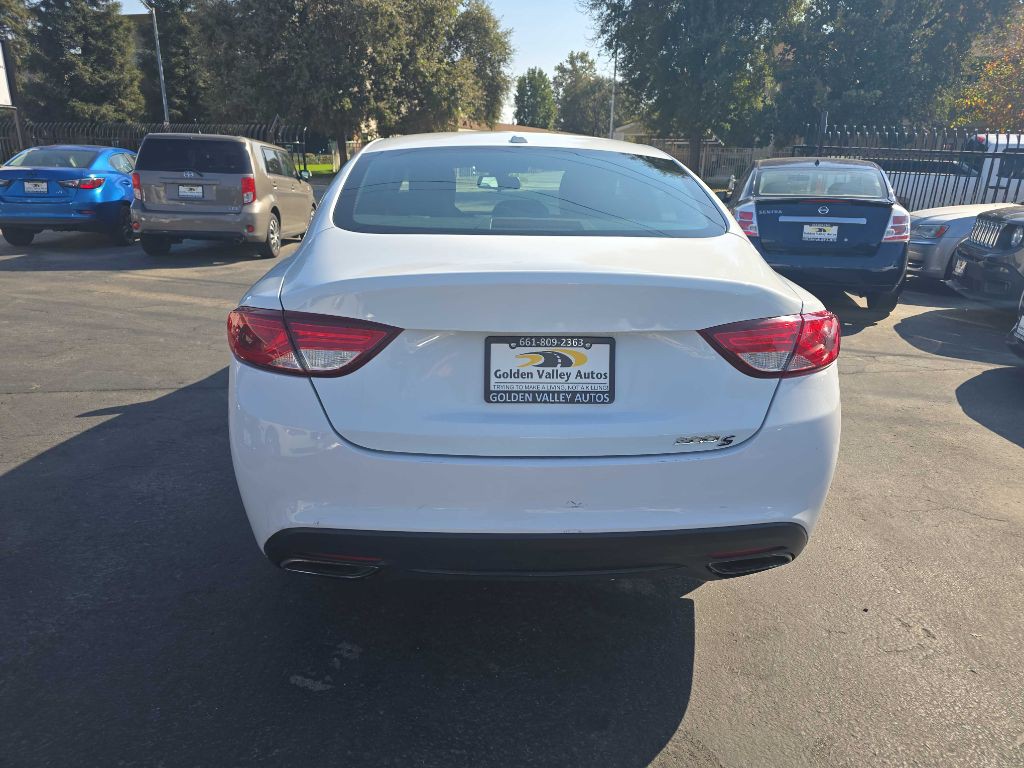 2015 Chrysler 200 Image 6