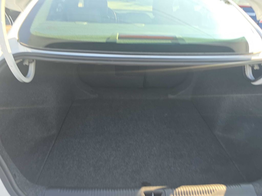 2015 Chrysler 200 Image 20