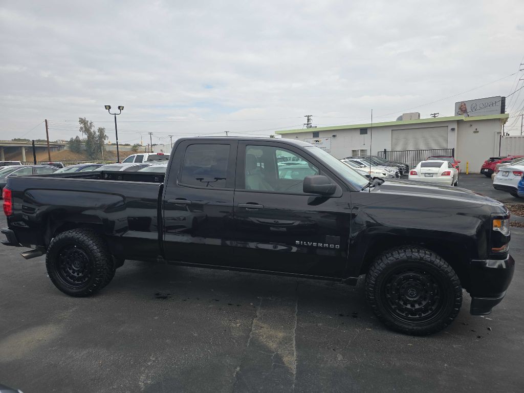 2017 Chevrolet Silverado 1500 Image 4
