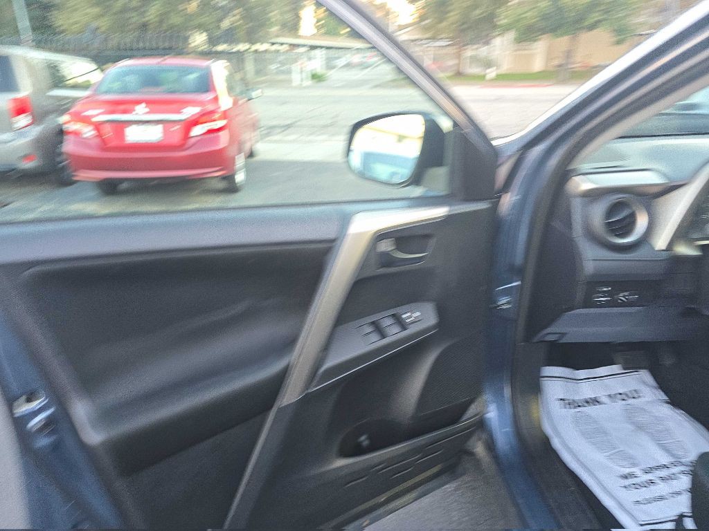 2014 Toyota Rav4 Image 9