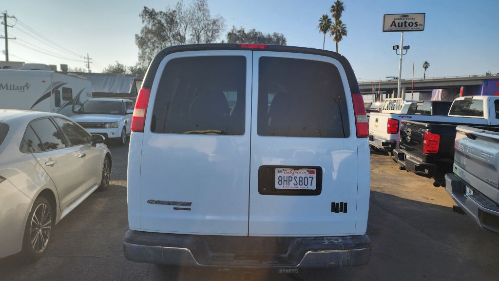 2014 Chevrolet Express Image 4