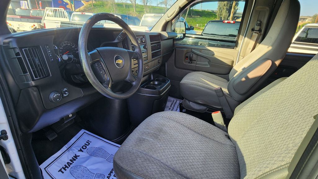 2014 Chevrolet Express Image 9
