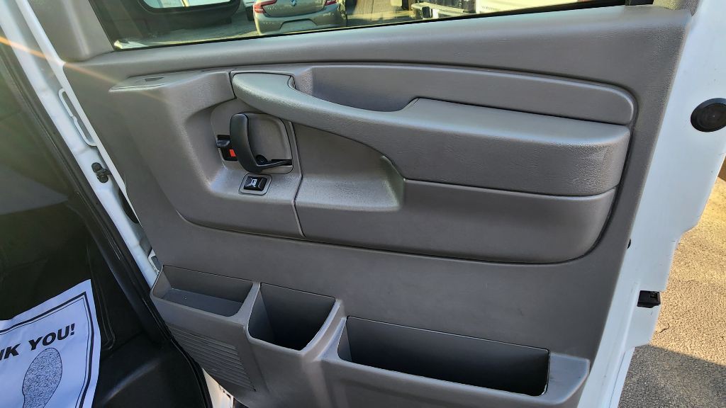 2014 Chevrolet Express Image 15