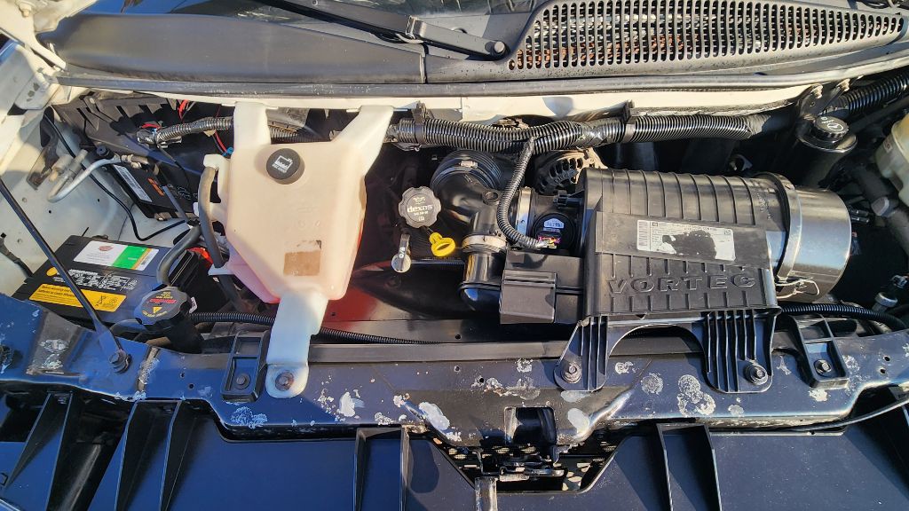 2014 Chevrolet Express Image 17