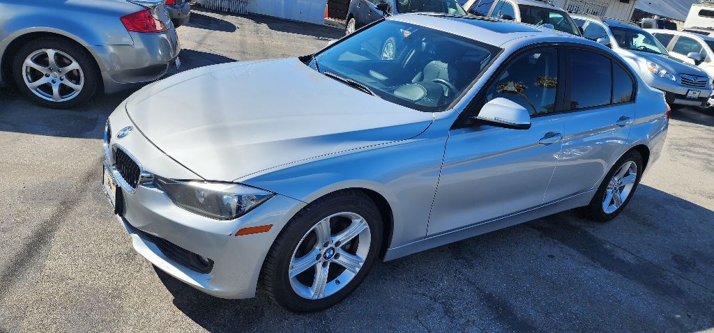 2013 BMW 3 Series Image 1