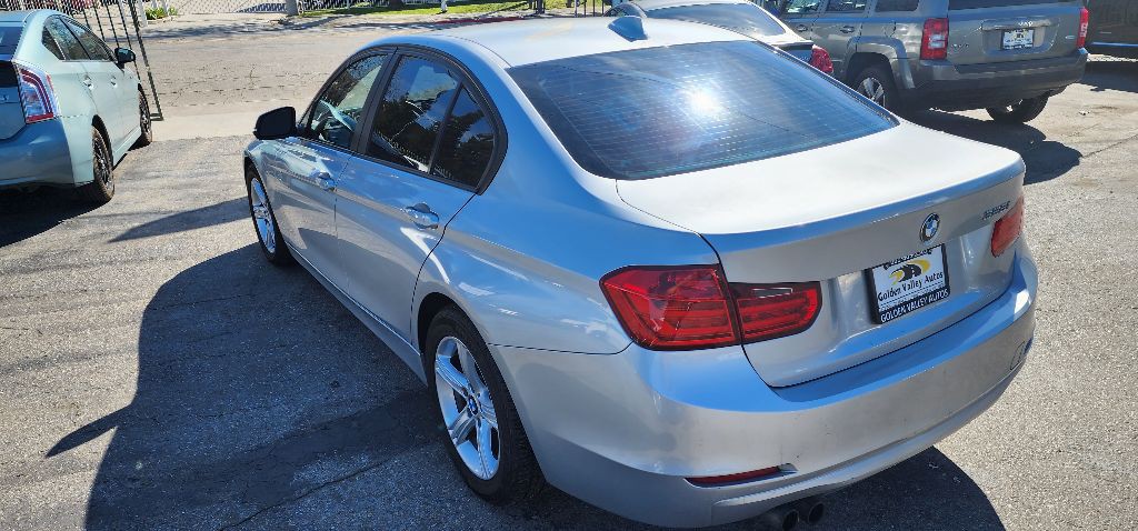 2013 BMW 3 Series Image 6