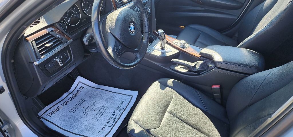 2013 BMW 3 Series Image 11