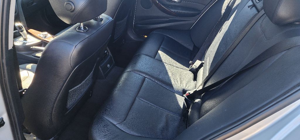 2013 BMW 3 Series Image 13