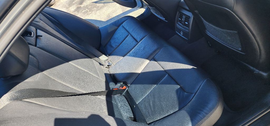 2013 BMW 3 Series Image 15