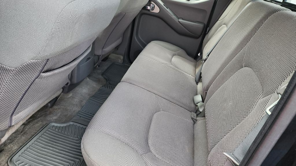 2016 Nissan Frontier Image 13