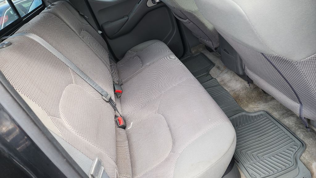 2016 Nissan Frontier Image 14