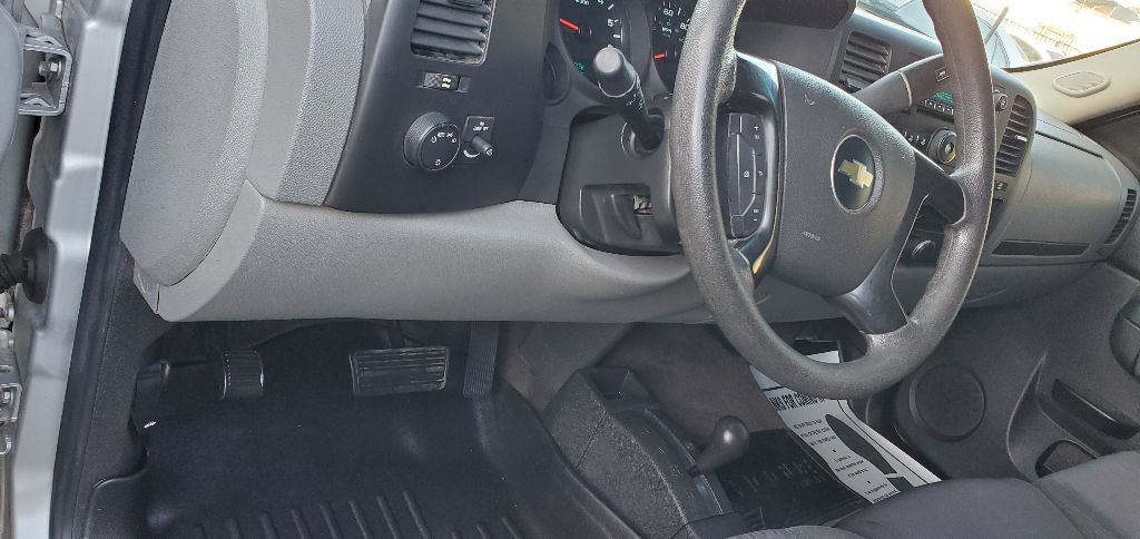 2011 Chevrolet Silverado 1500 Image 18