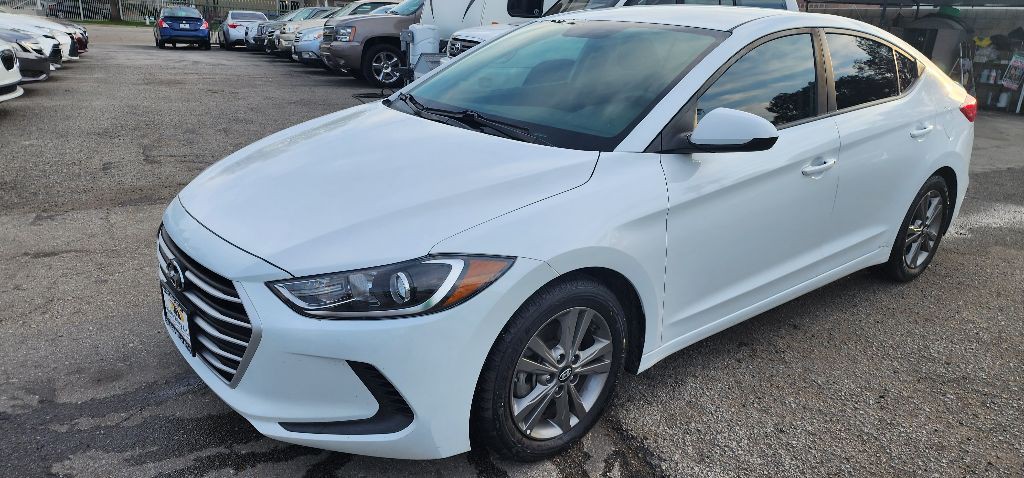 2018 Hyundai Elantra Image 1