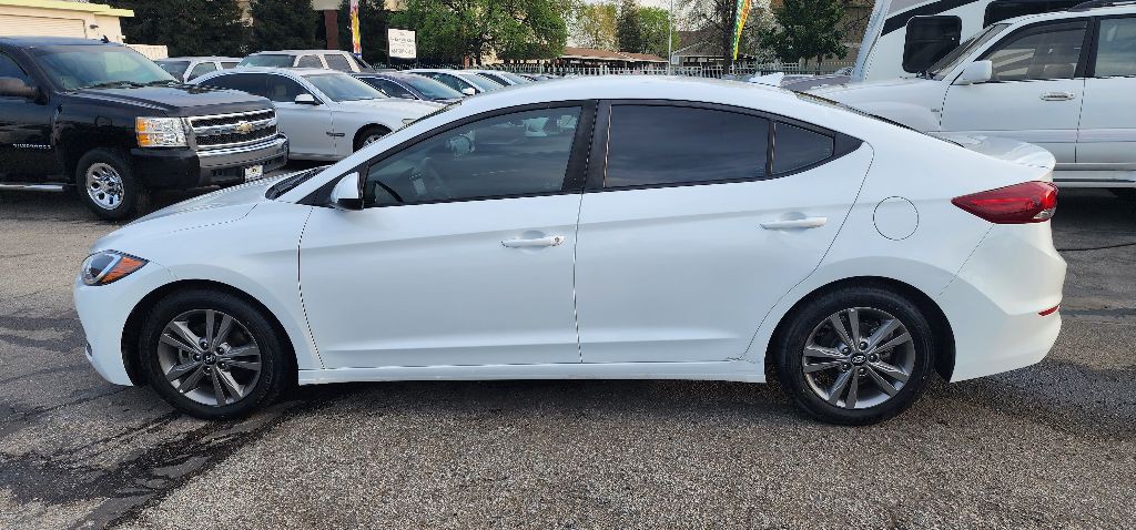 2018 Hyundai Elantra Image 2