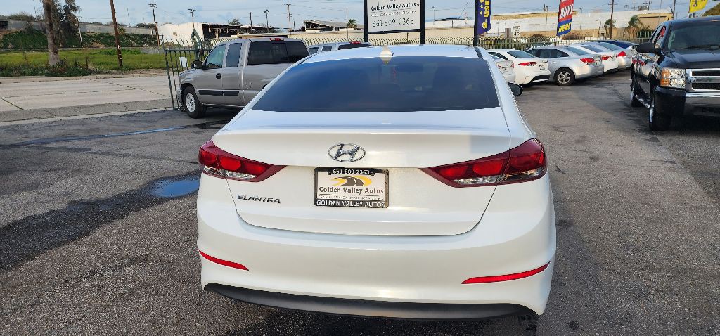 2018 Hyundai Elantra Image 4
