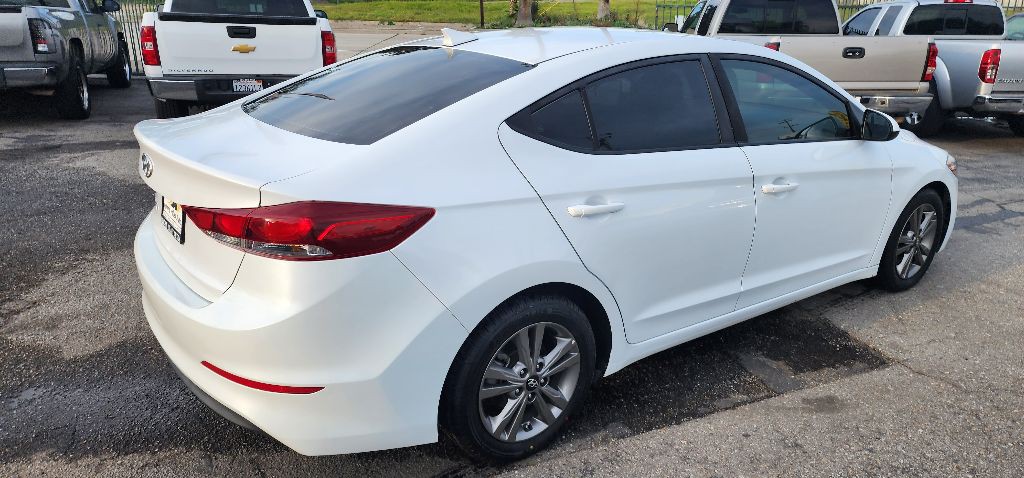 2018 Hyundai Elantra Image 5