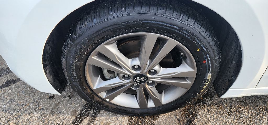 2018 Hyundai Elantra Image 9