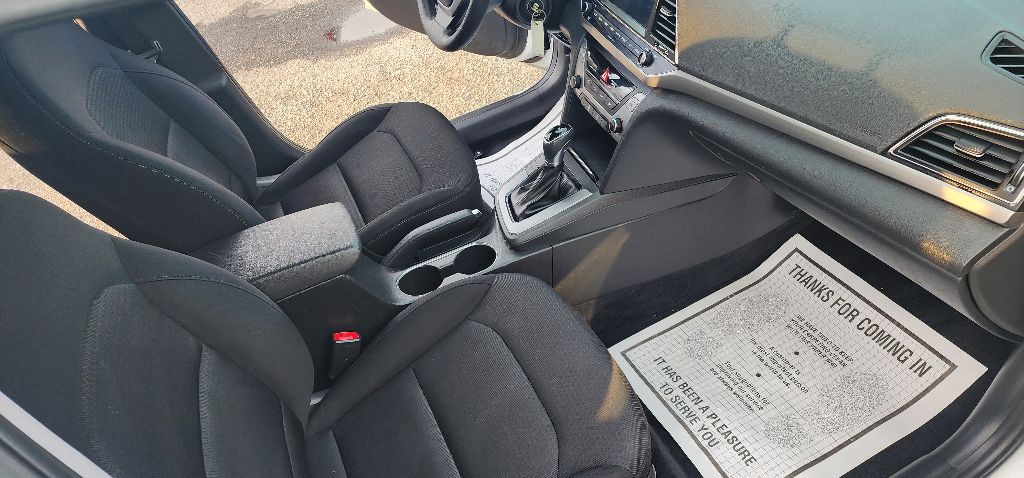 2018 Hyundai Elantra Image 15