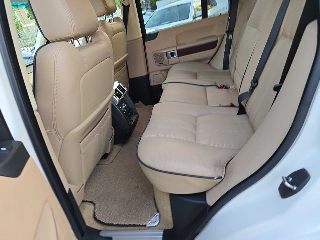 2010 Land Rover Range Rover Image 10