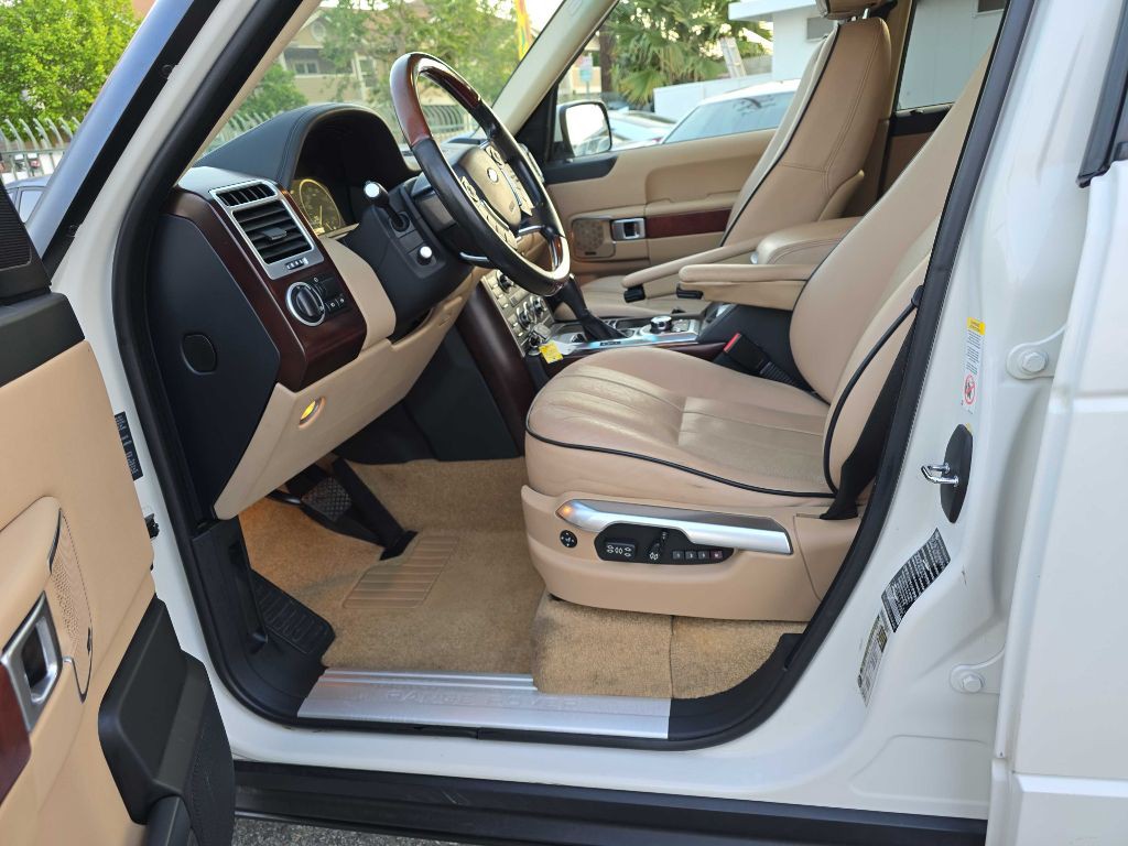 2010 Land Rover Range Rover Image 11