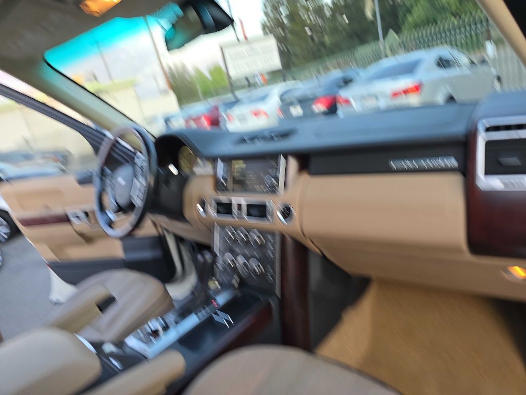 2010 Land Rover Range Rover Image 15