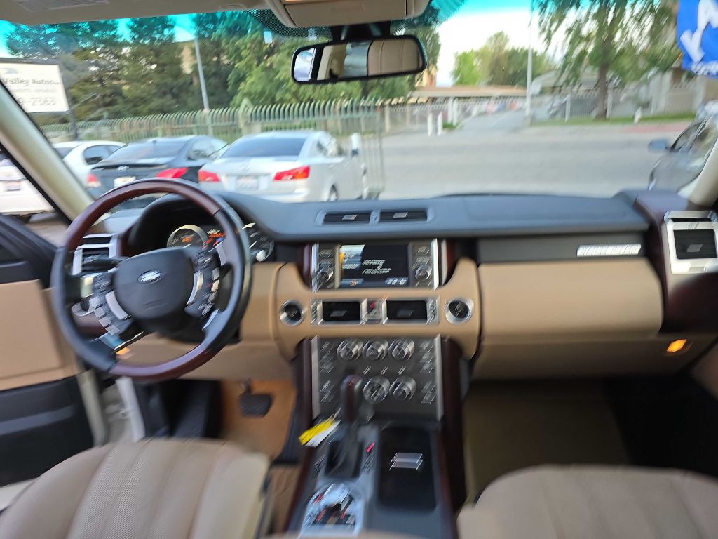 2010 Land Rover Range Rover Image 19
