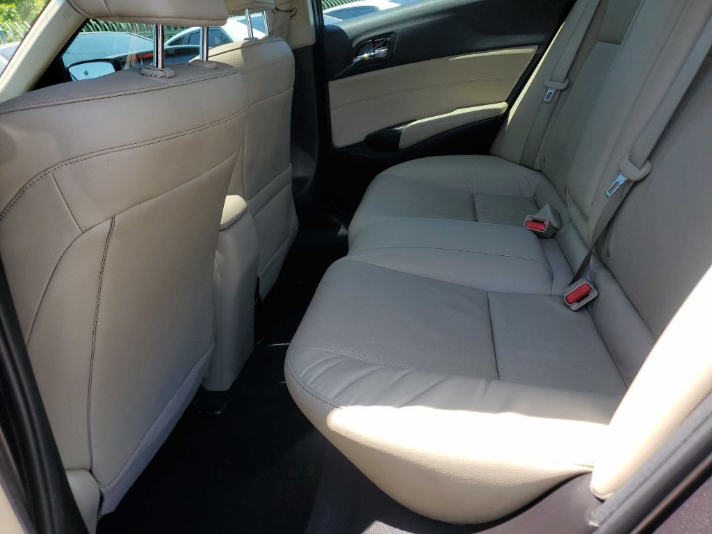 2015 Acura ILX Image 16