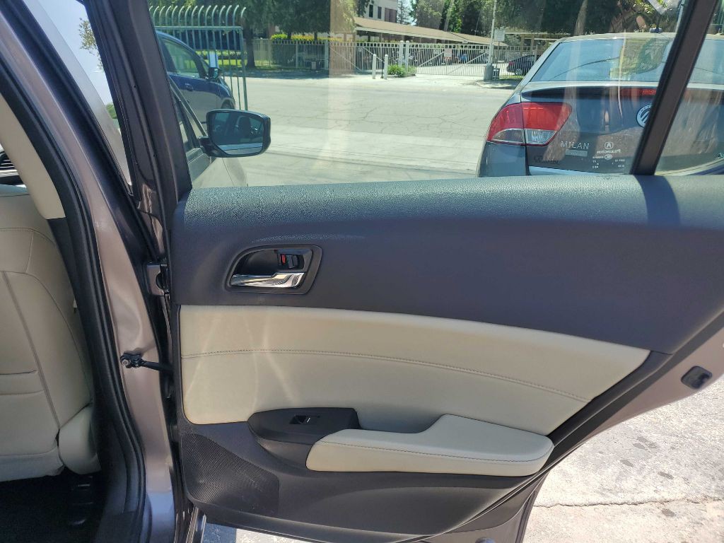 2015 Acura ILX Image 21