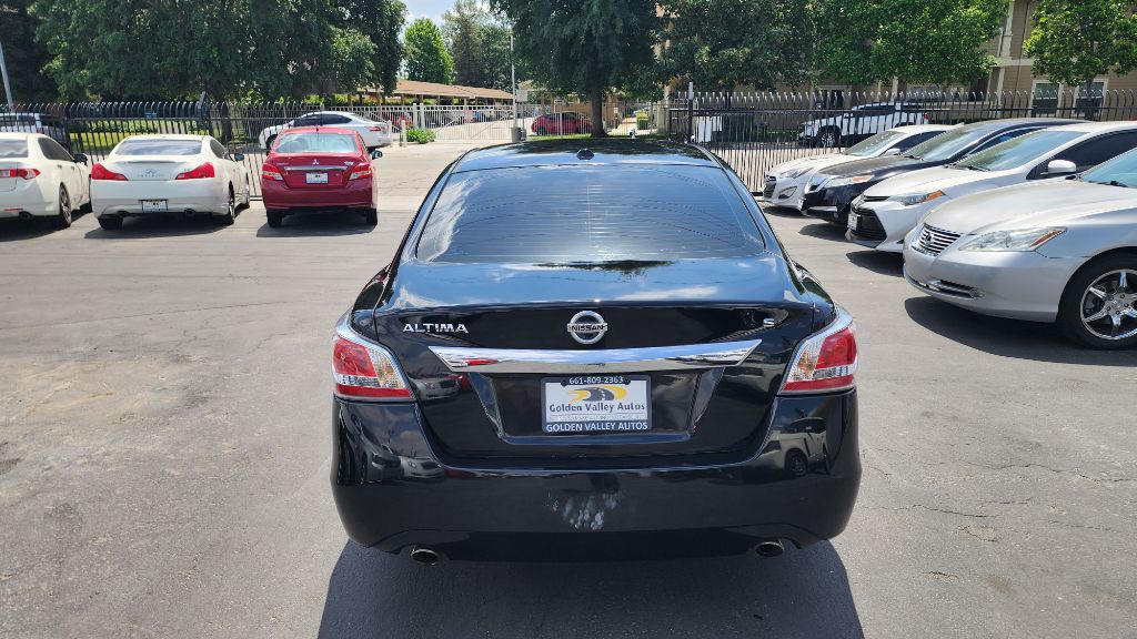 2015 Nissan Altima Image 4