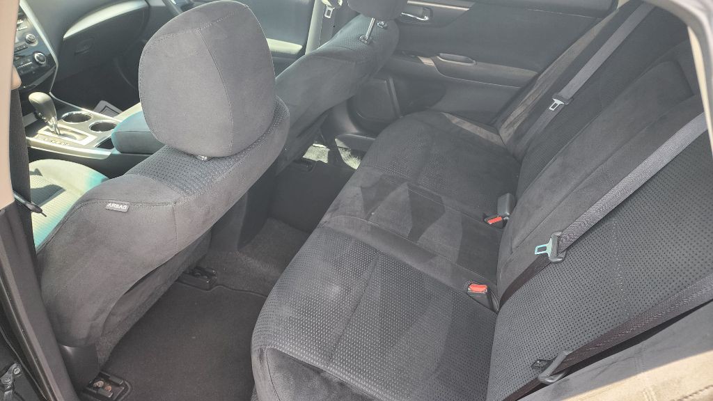 2015 Nissan Altima Image 11