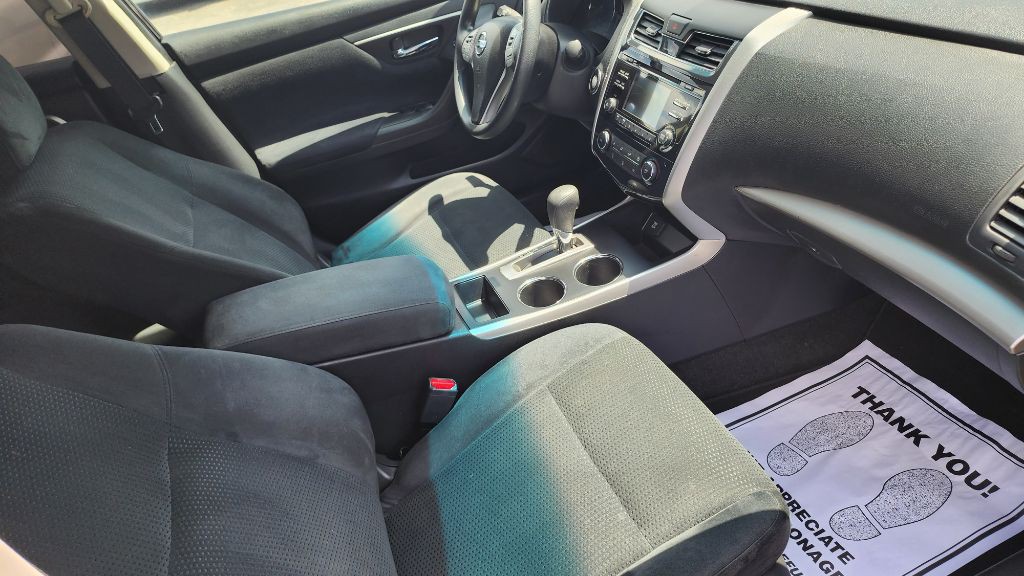 2015 Nissan Altima Image 14