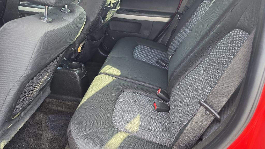2011 Chevrolet HHR Image 12