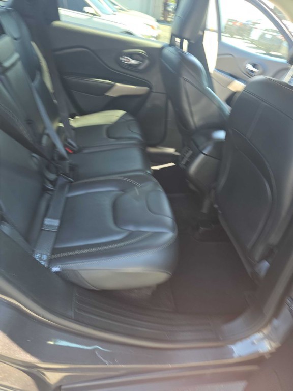 2018 Jeep Cherokee Image 18