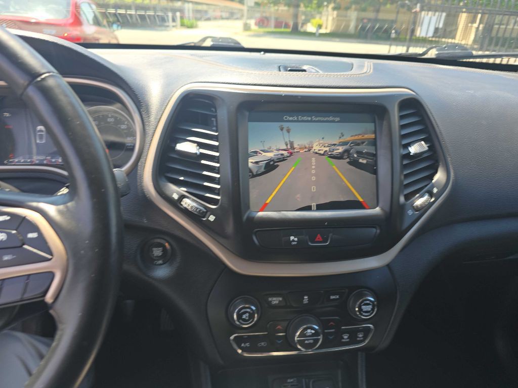 2018 Jeep Cherokee Image 23