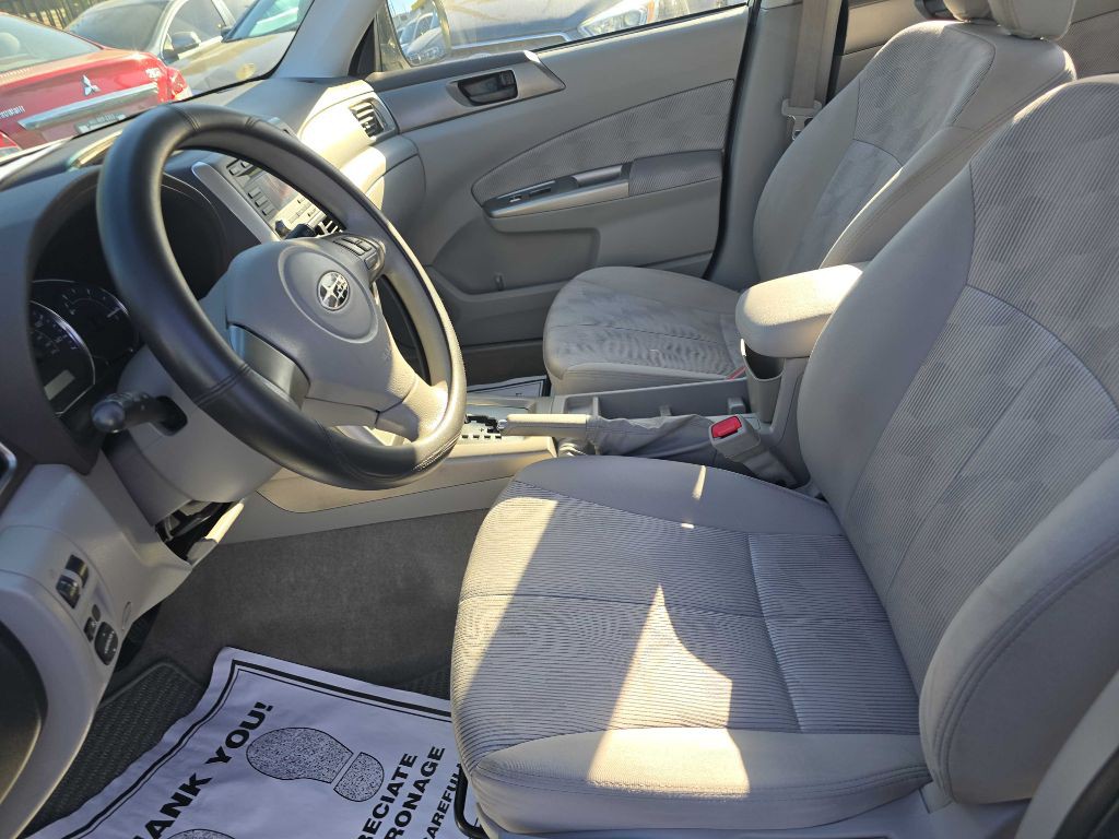 2010 Subaru Forester Image 9