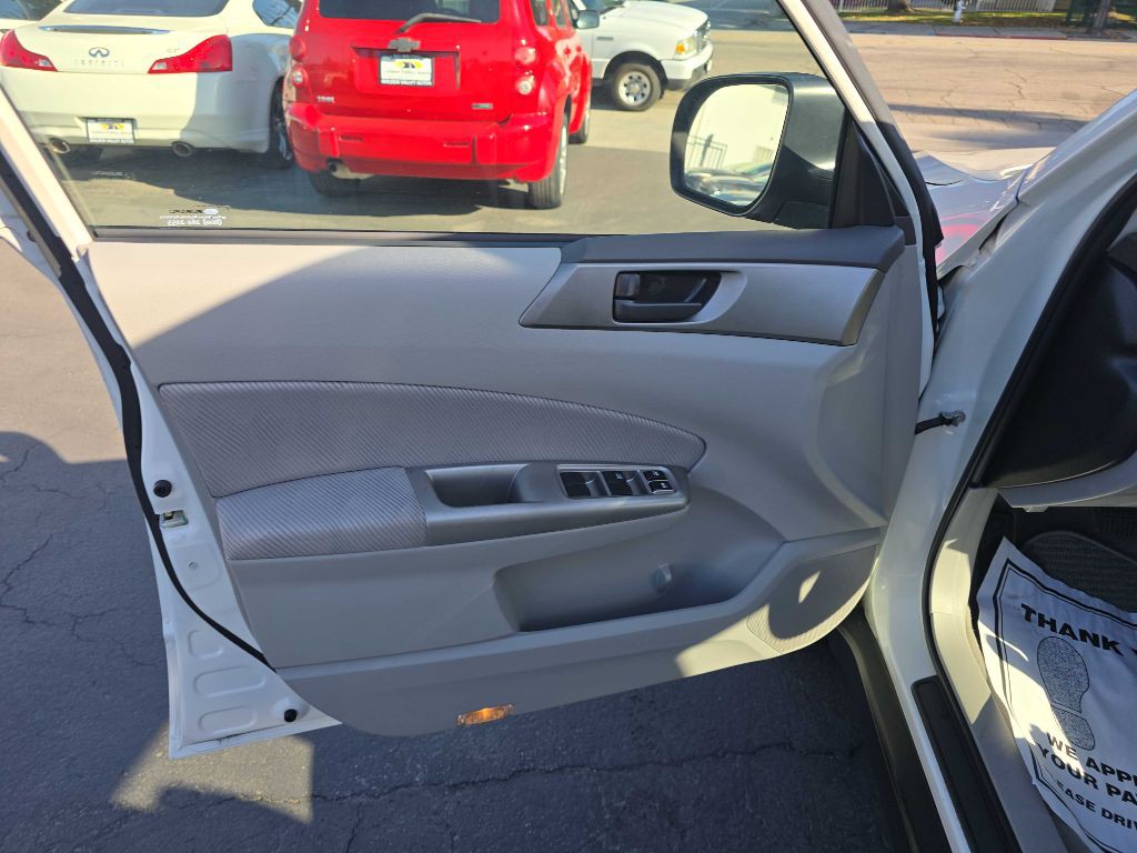 2010 Subaru Forester Image 10
