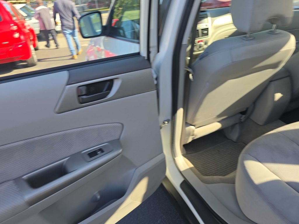 2010 Subaru Forester Image 11