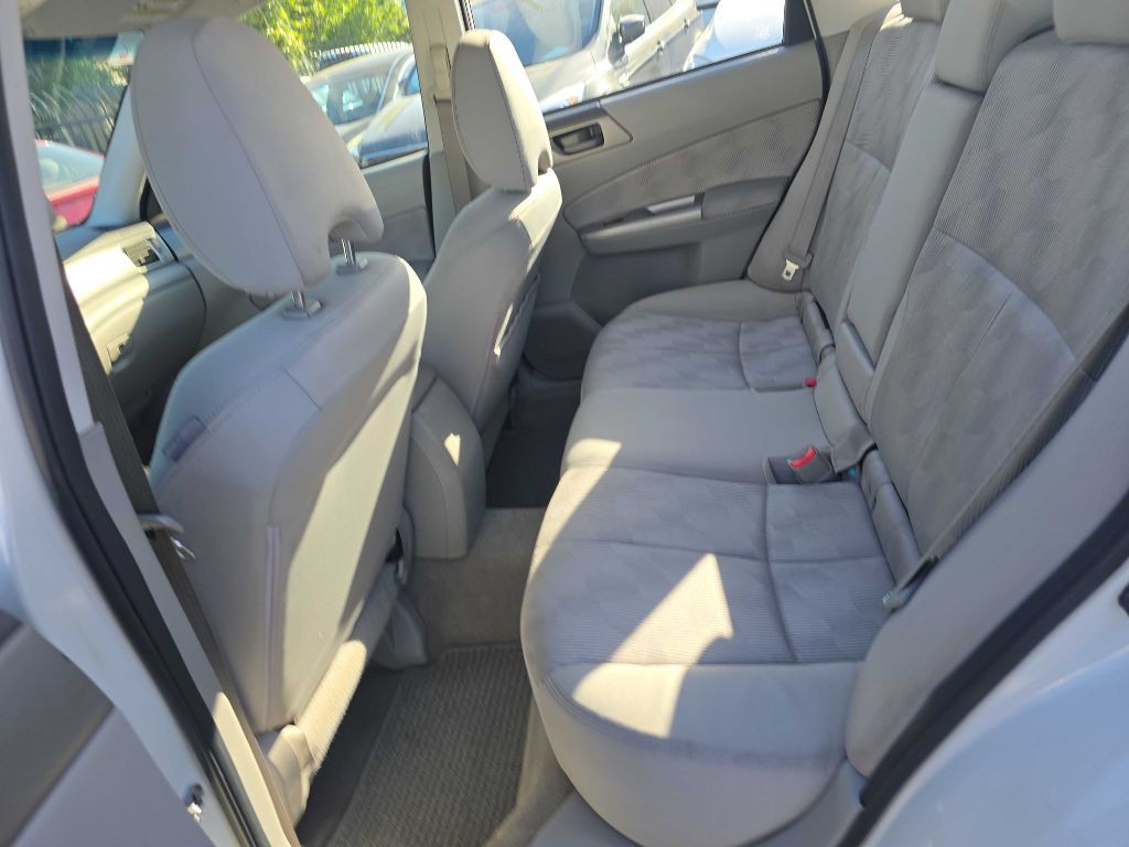 2010 Subaru Forester Image 12