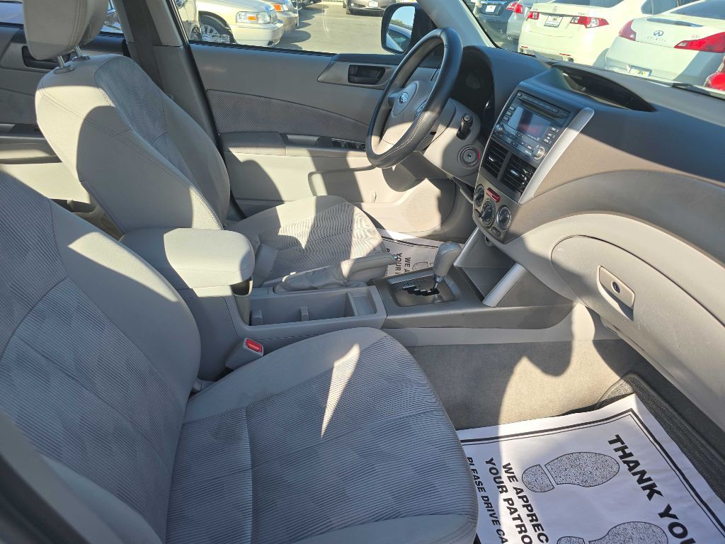 2010 Subaru Forester Image 13