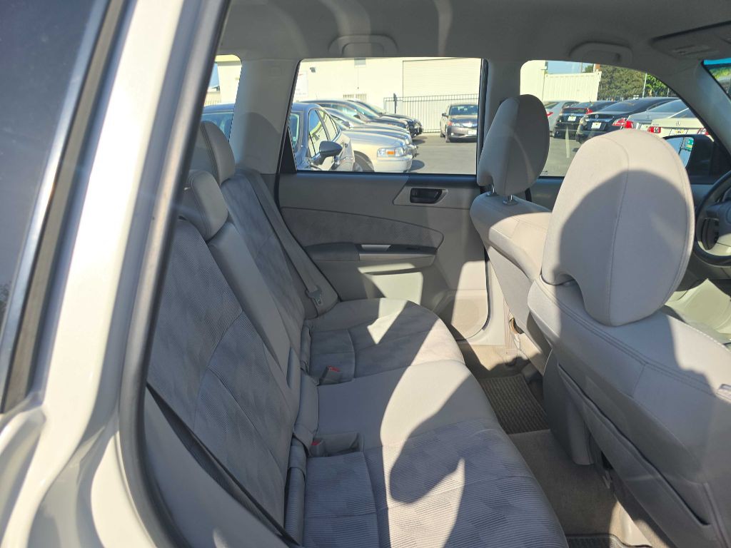 2010 Subaru Forester Image 16