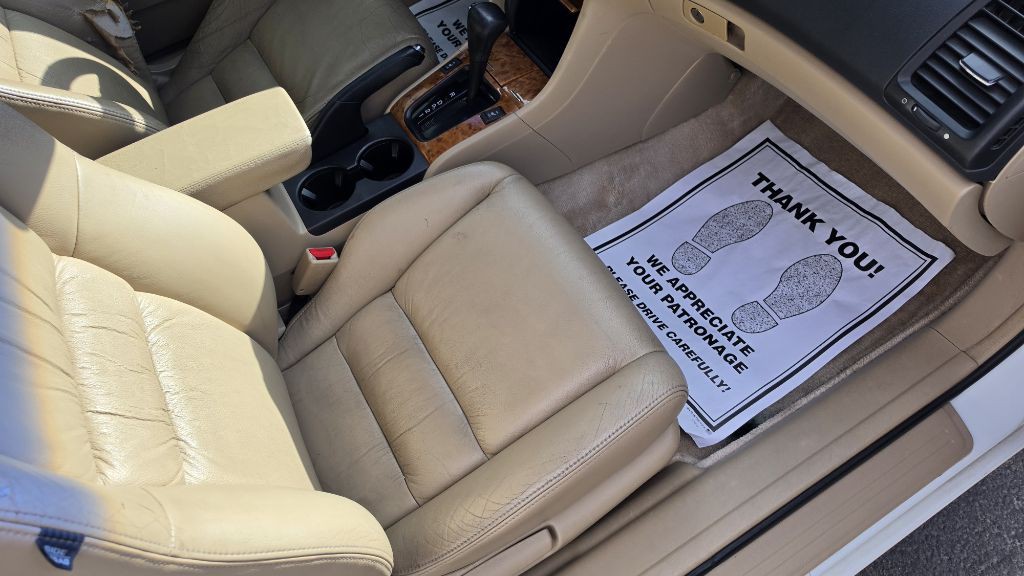 2005 Honda Accord Image 16